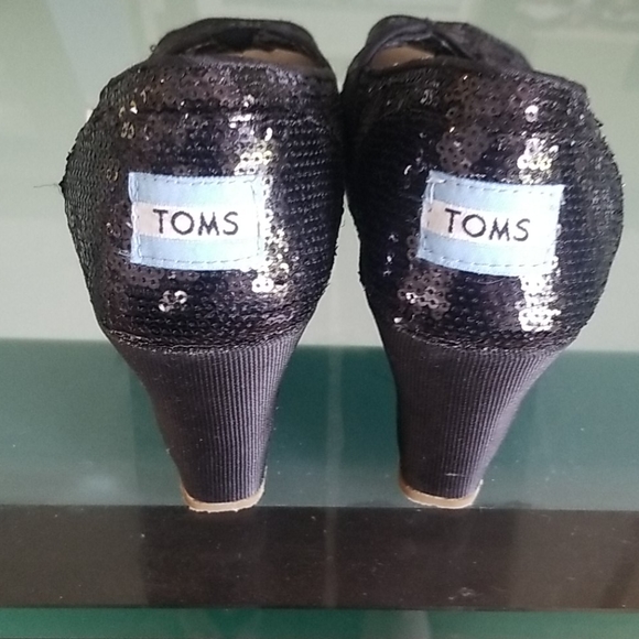 Tom's high heals - Picture 3 of 5